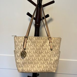 Michael Kors purse